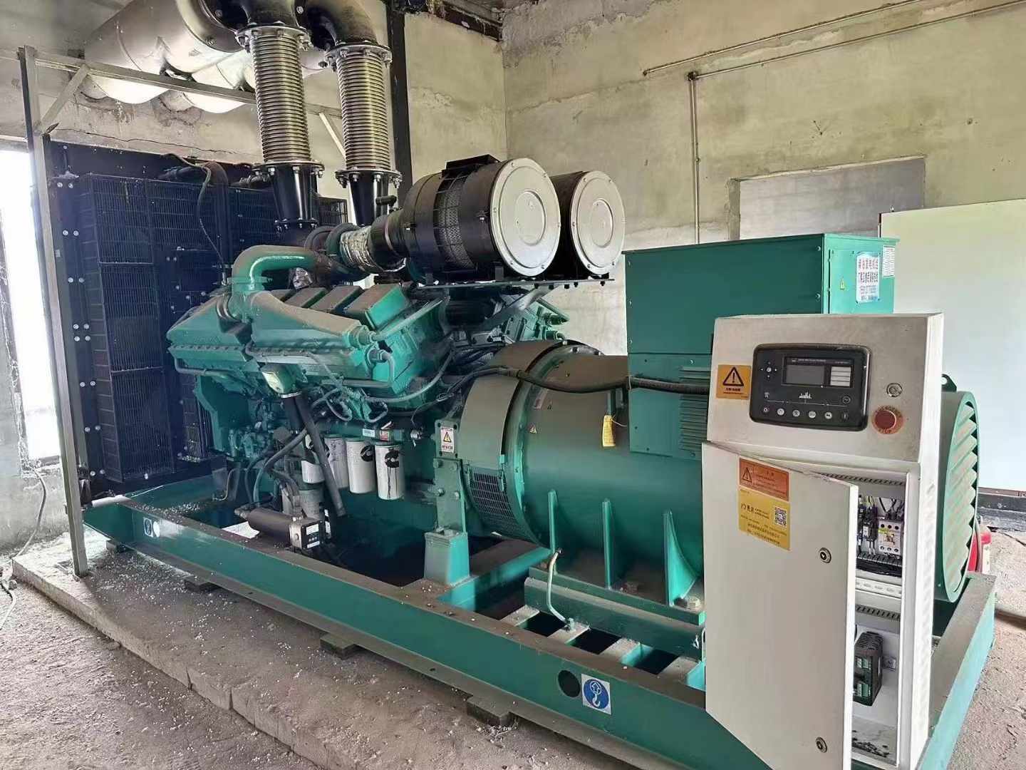 宽甸无功补偿装置的性能评估需要考虑哪些因素？