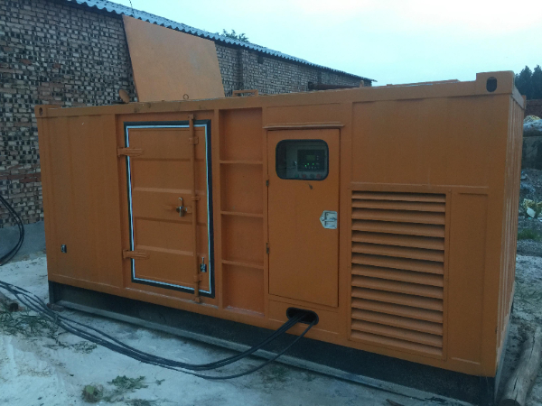 宽甸发电机组长期使用中，电缆线的敷设路径有哪些要求？